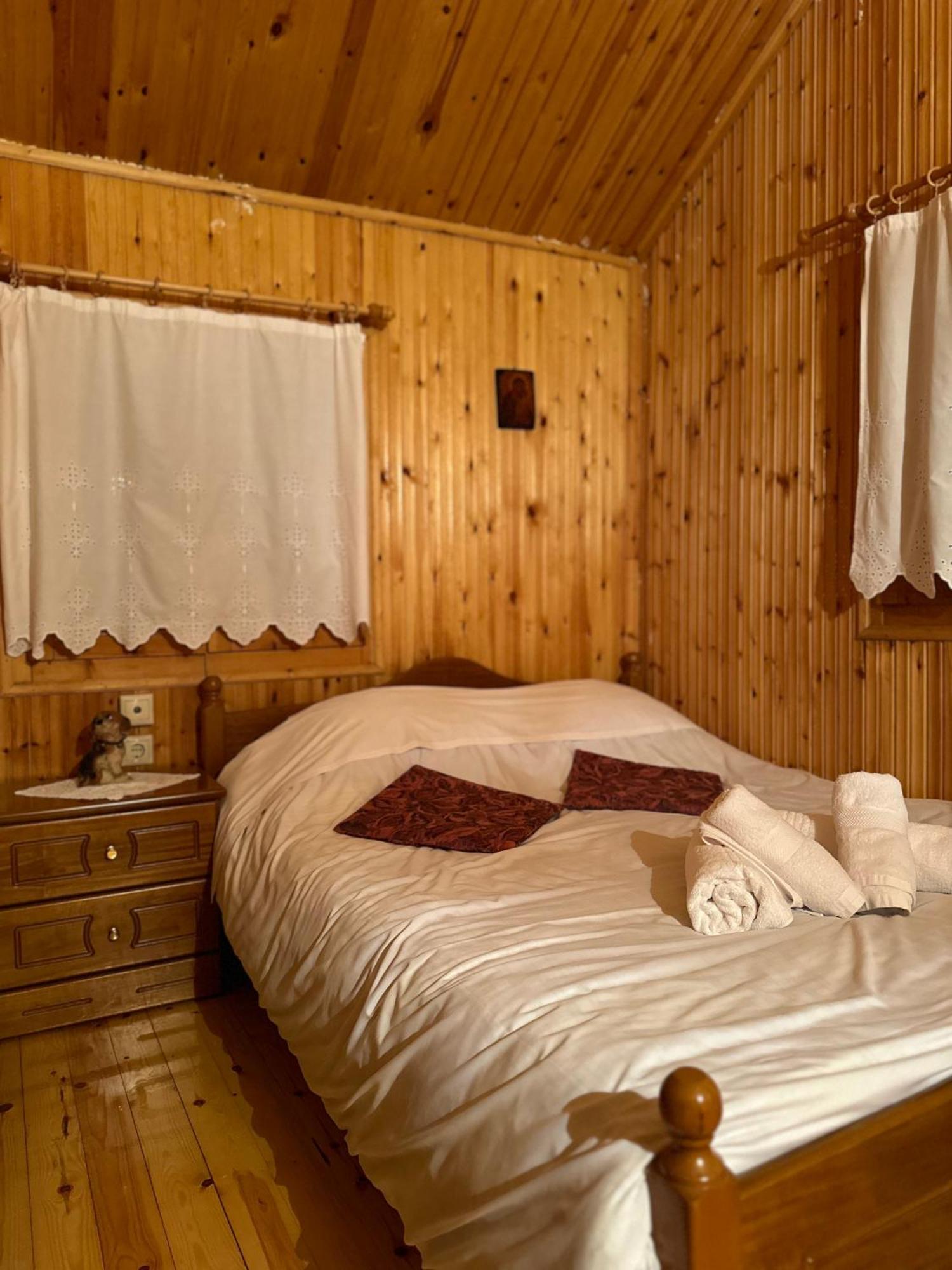 Traditional Wooden Apartment Koutsodímos Esterno foto